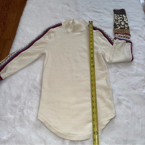 NWOT Size XS Free People Cream Knit Top Thermal Switch it Up Patterned Sleeves - Picture 3 of 5